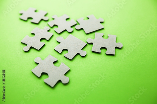 Find solution jigsaw puzzle