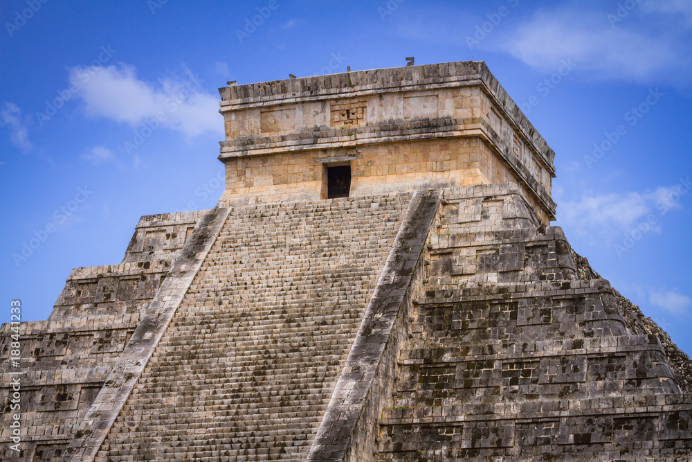 Kukulkan pyramid in Chichen Itza, Mexico Kukulkan pyramid in Chichen Itza, Mexico