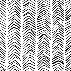 Fototapete Muster im skandinavischen Stil Vektor schwarz weiß handgezeichnete Fischgrätenmuster nahtlose Muster. Abstrakte Striche Textur Hintergrund, Aquarell, Tinte und Markierungsluken. Trendiges skandinavisches Designkonzept für modischen Textildruck.  © Alina Kryshtal