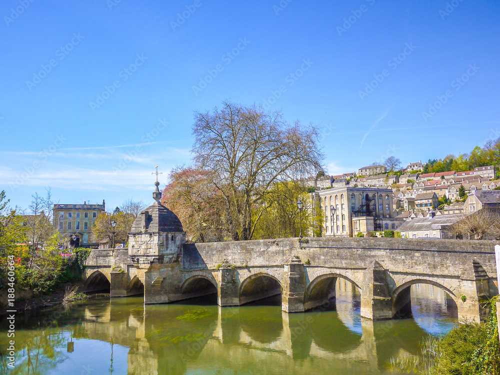 Fototapeta premium Historic Saxon village view of Bradford on Avon including the famous stone bridge and ancient British houses in the town.