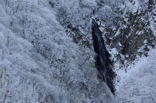 冬の志賀高原　澗満滝 © uttyan