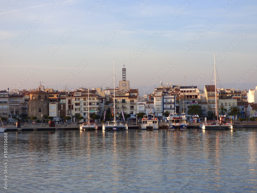 Puerto deportivo y de pescadores en Cambrils (Tarragona,España)