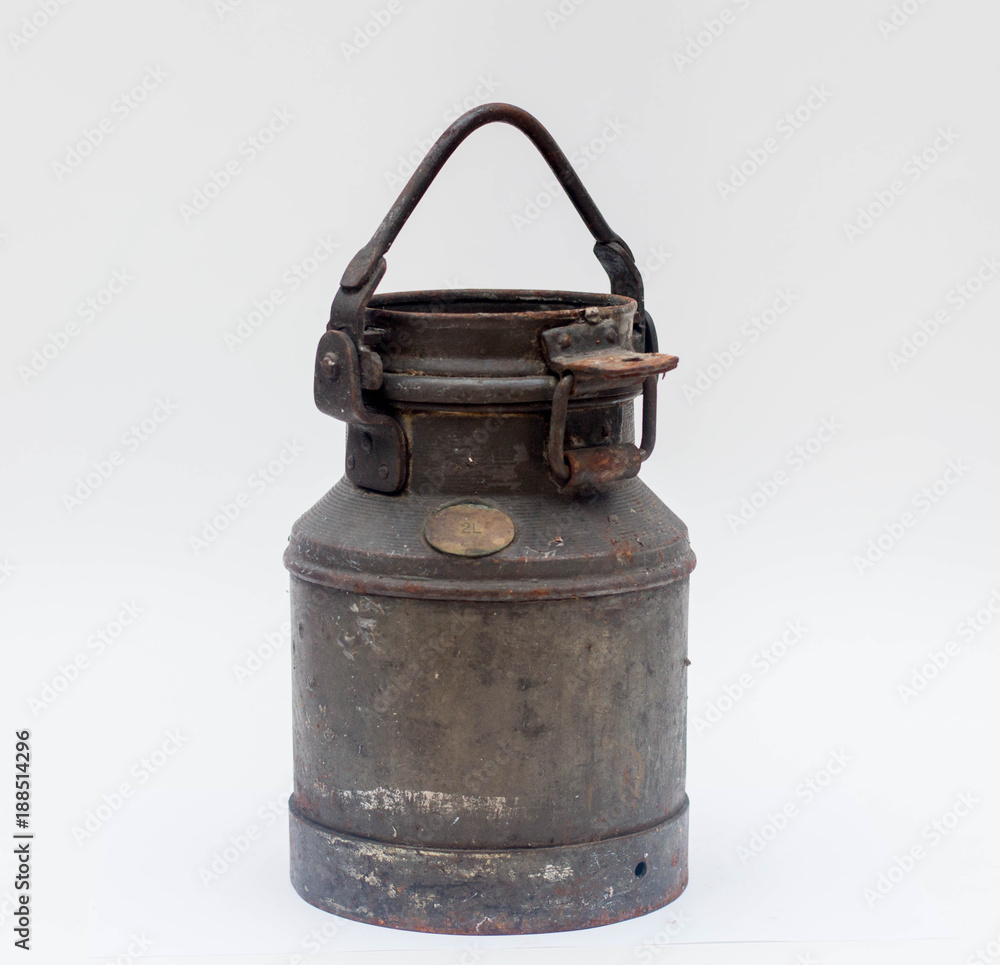 Rustic old enameled metal dinner pail Rustic old enameled metal dinner pail