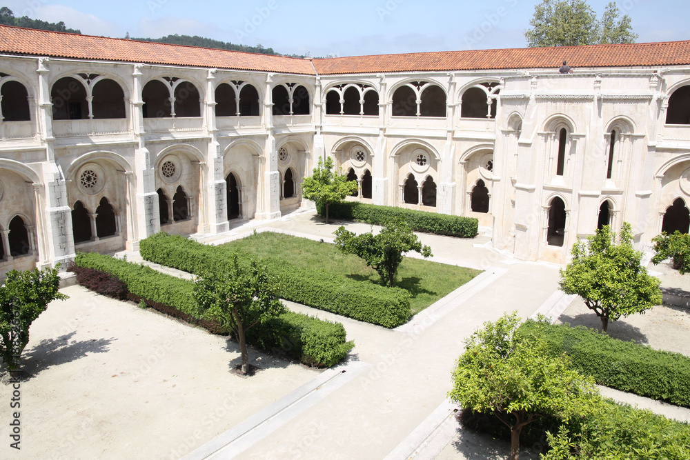 Portugal, dans la cour du monastère d'Alcobaça