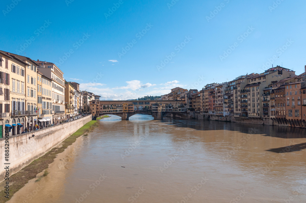 Fototapeta premium The Ponte Vecchio bridge in Florence, Italy