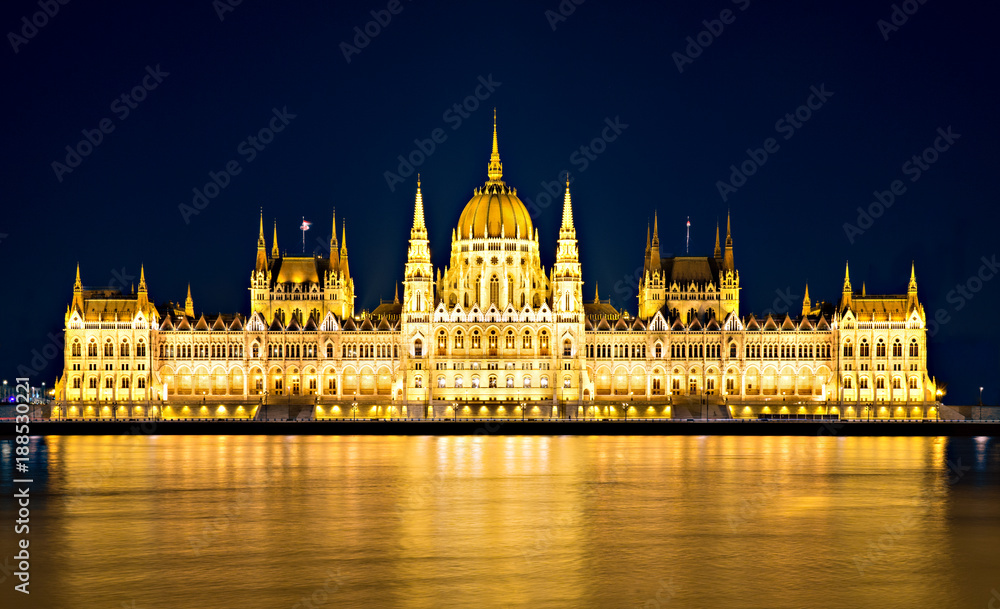 Parliament building in Budapest at night.
