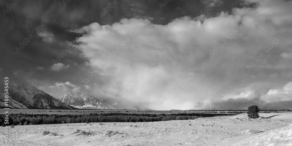 Φωτογραφία Winter storm on the Teton plain