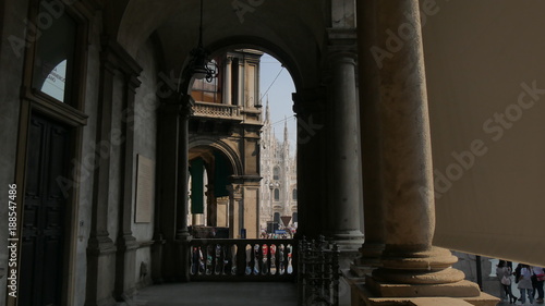 Portico in Piazza Mercanti a Milano