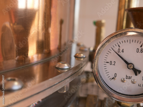 Tablou pe pânză parts of alembic still, pressure meter