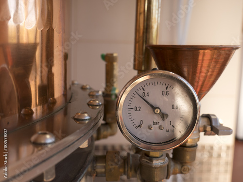 Canvastavla parts of alembic still, pressure meter