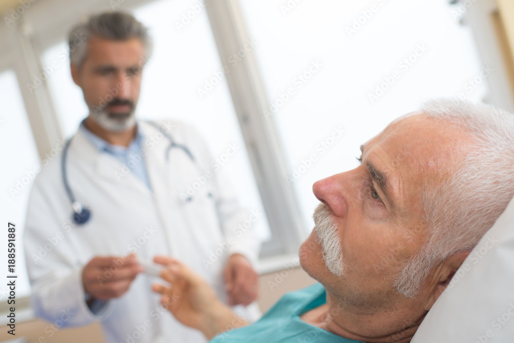 Fototapeta premium doctor and patient