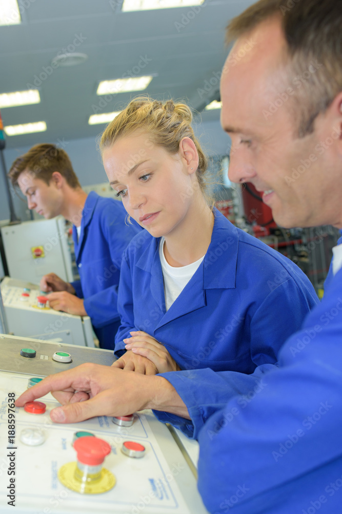 Obraz premium machine operation class