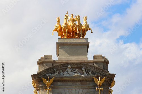 Quadriga de l'Aurora (Barcelona Golden Statue)