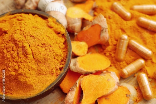 Turmeric capsule with powder
