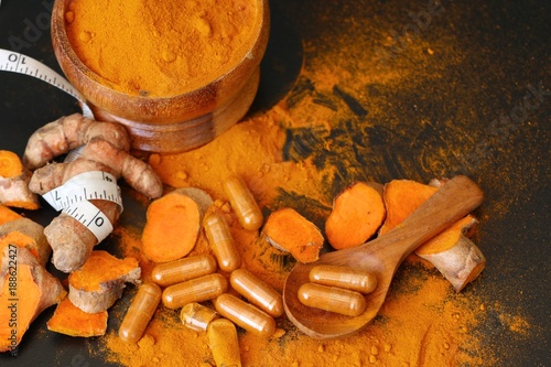 Turmeric capsule with powder