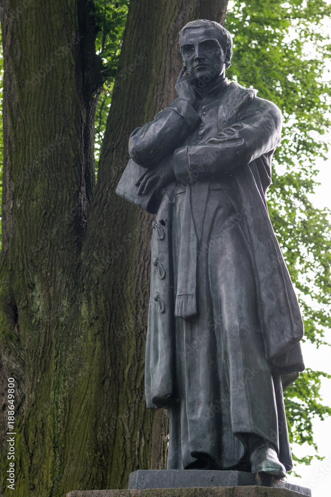 Statue of inteligent man Statue of inteligent man