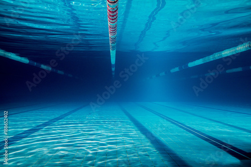 Fototapeta Naklejka Na Ścianę i Meble -  underwater picture of empty swimming pool