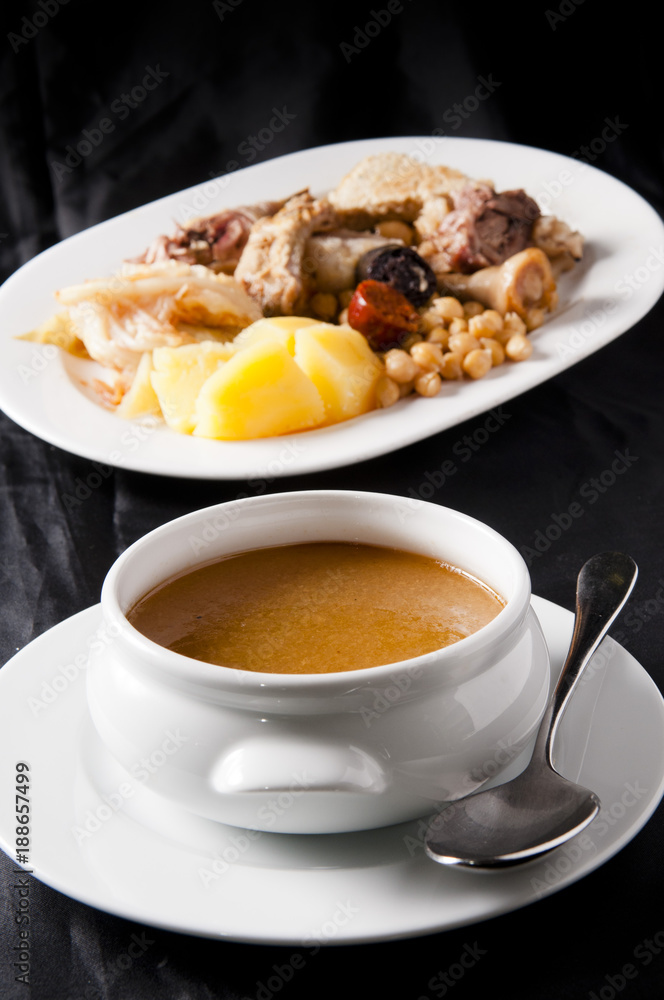 Cocido madrileño completo. Cocido madrileño completo.