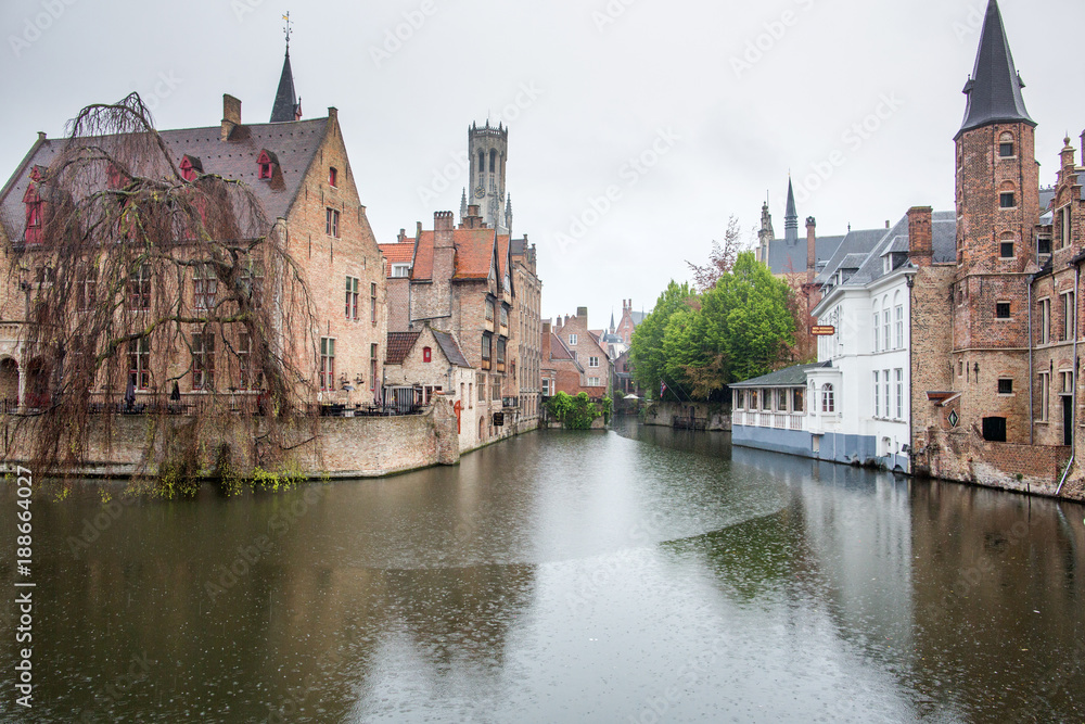 Fototapeta premium Brugge Brugges canal and city view, Belgium.