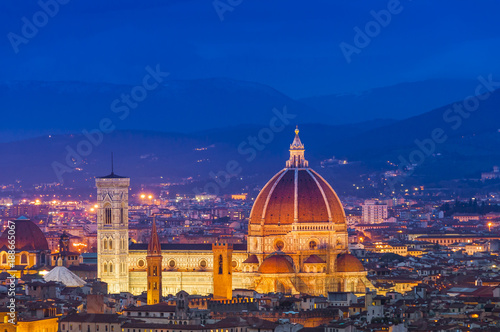 Florence et le Duomo la nuit, Toscane en Italie