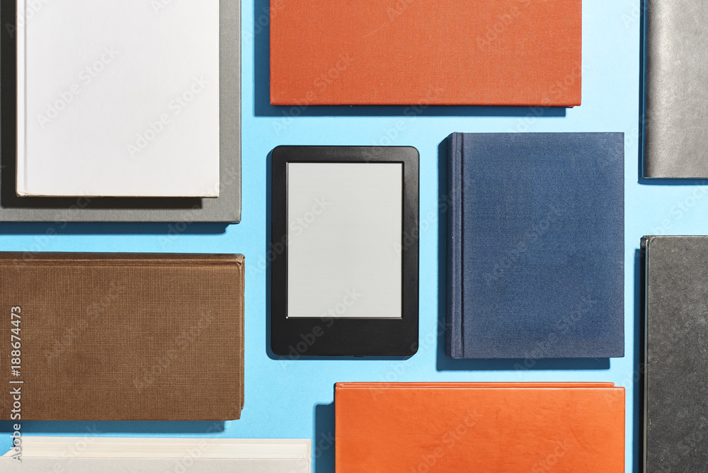 Fototapeta premium Electronic and paper books
