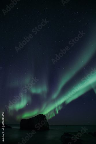 Norwegen   Polarlichter  Hauklandbeach auf den Lofoten