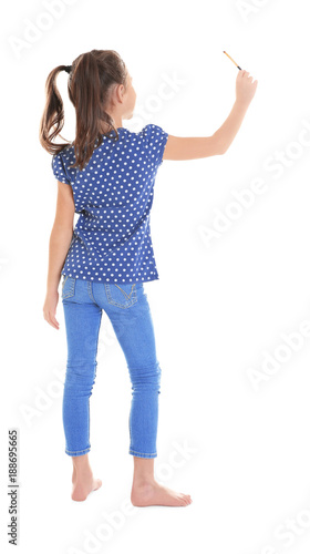 Little girl painting on tra...