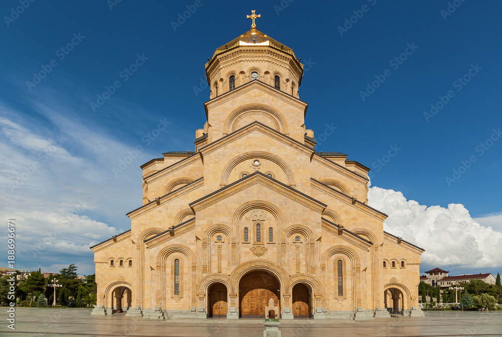 Obraz premium The Holy Trinity Cathedral of Tbilisi commonly known as Sameba is the main cathedral of the Georgian Orthodox Church located in Tbilisi, the capital of Georgia. The Holy Trinity Cathedral of Tbilisi.