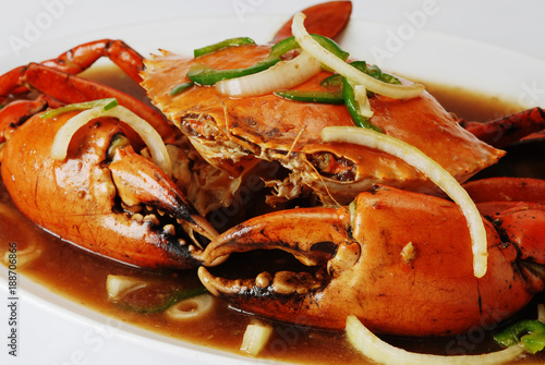 Stir fry crab with onion and oyster sauce
