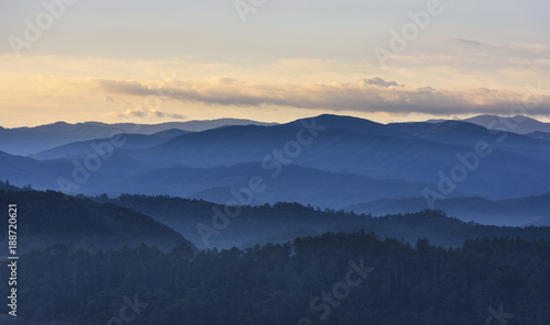 Fototapeta Naklejka Na Ścianę i Meble -  Mountain Ridges in Smoky Mountain National Park