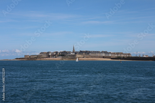 En bateau au large de Saint-Malo