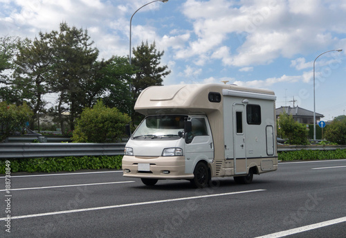 キャンピングカー 自動車旅行