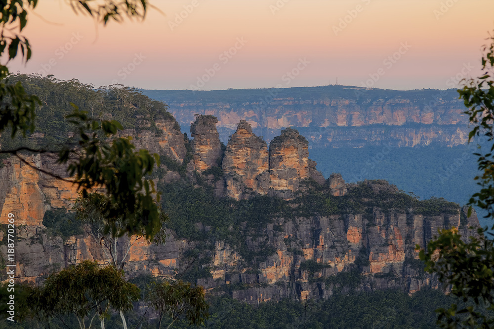 Three Sisters in Katoomba Blue Mountains at sunset