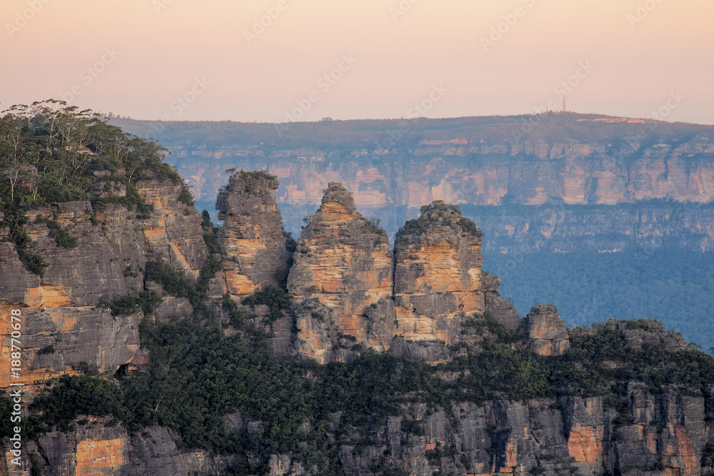 Three Sisters in Katoomba Blue Mountains at sunset