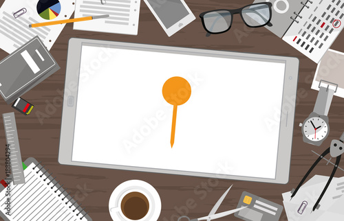 Schreibtisch mit Tablet - Stecknadel