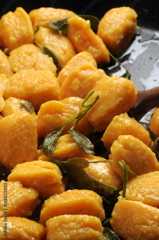 Pumpkin gnocchi Kürbis-Gnocchi de calabaza di zucca Sütőtök Pumpkin gnocchi Kürbis-Gnocchi de calabaza di zucca Sütőtök