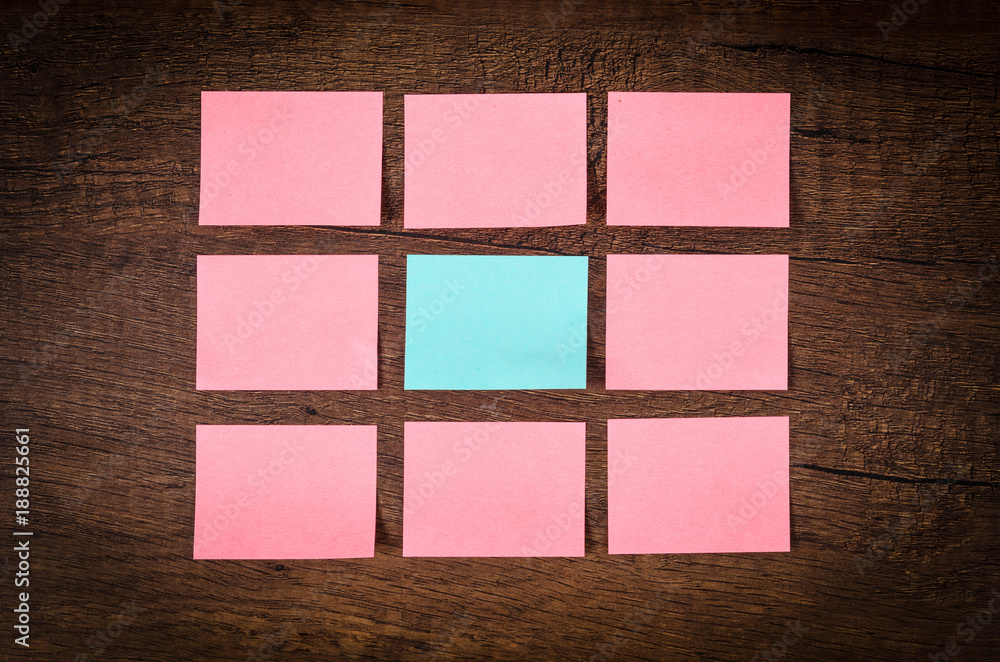 Fototapeta premium Blank many pink sticky notes.