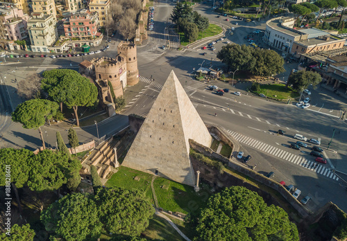 Canvas Print Aerial view of the Pyramid of Cestius in Rome
