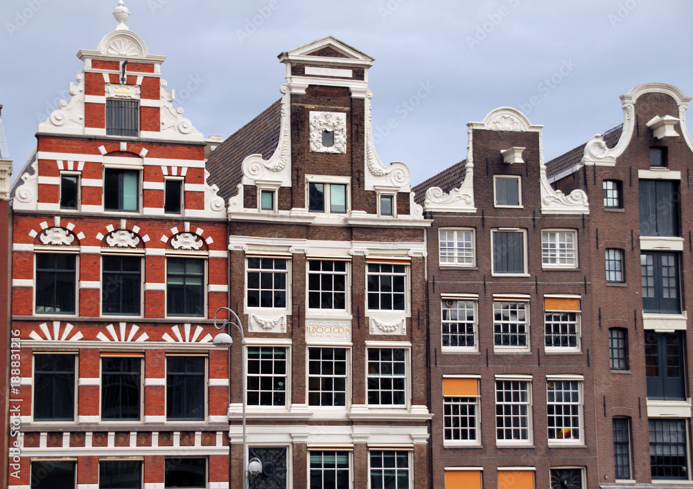 Obraz premium Casas típicas del centro de Amsterdam, Países Bajos