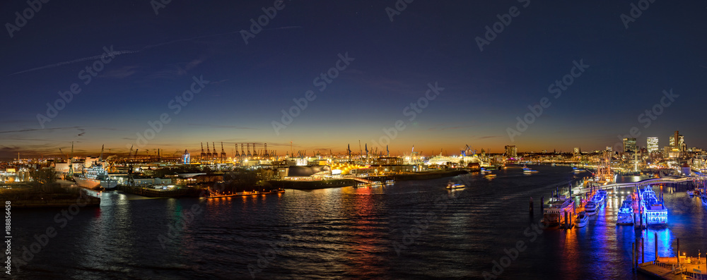 Panorama Hamburger Hafen bei Nacht