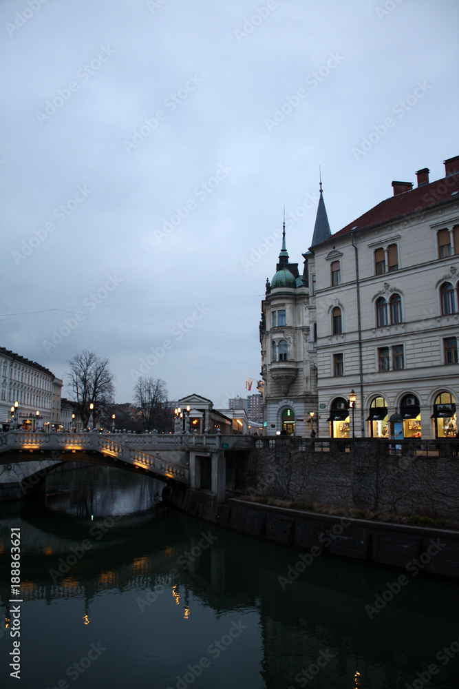 Obraz premium Ljubljana Slovenia city night