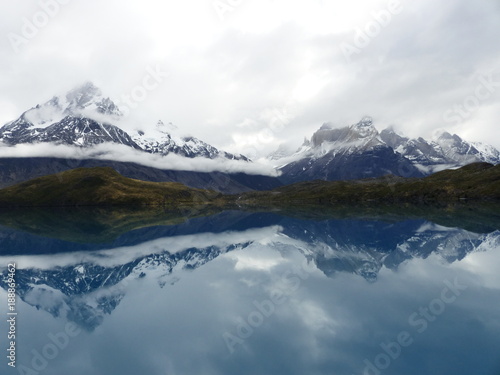 Los cuernos of Torres del Paine park - Chile © RomainG