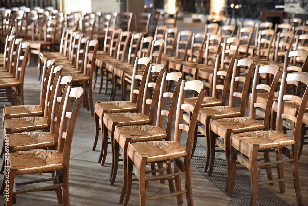 Chaises à l'église Saint-Eustache à Paris, France