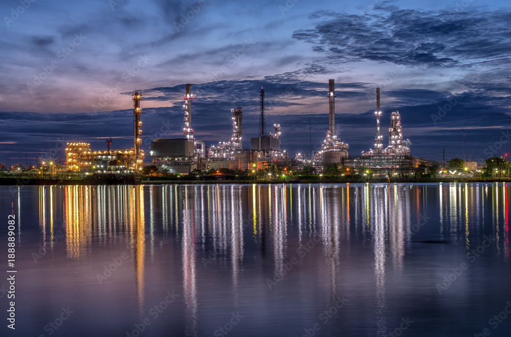 Fototapeta premium Oil refinery industry