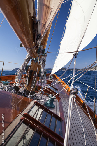 vieux gréement en mer