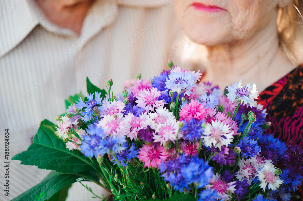 Flowers for a beautiful elderly woman Flowers for a beautiful elderly woman