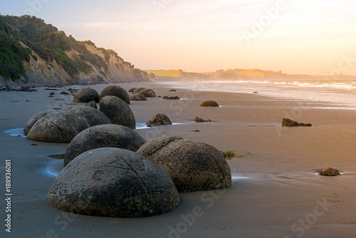 Obraz na płótnie Moeraki boulders in south island