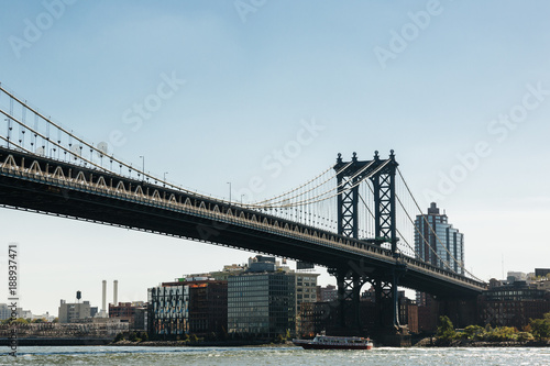 Manhattan Bridge in New York City © Dennis