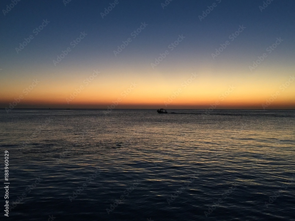 Obraz premium sun set at the bay island!!