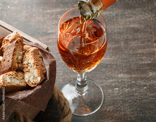Konstfotografi Italian cantucci biscuits and a glass of wine